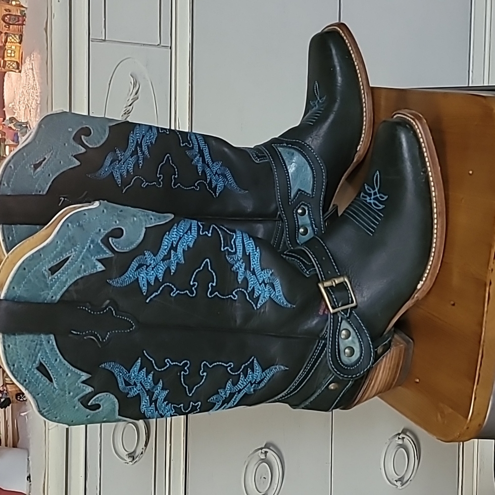 Reyme Ladies boots size 10